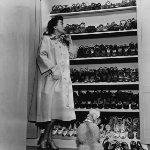 CHECK OUT MY SHOES π βπ»πβ¨ - Picture 1 of 1